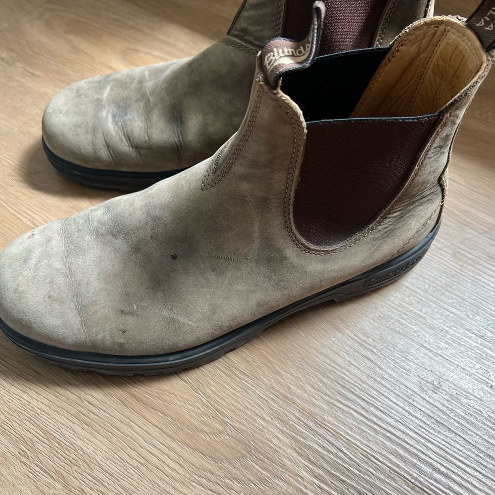Good condition Blundstones